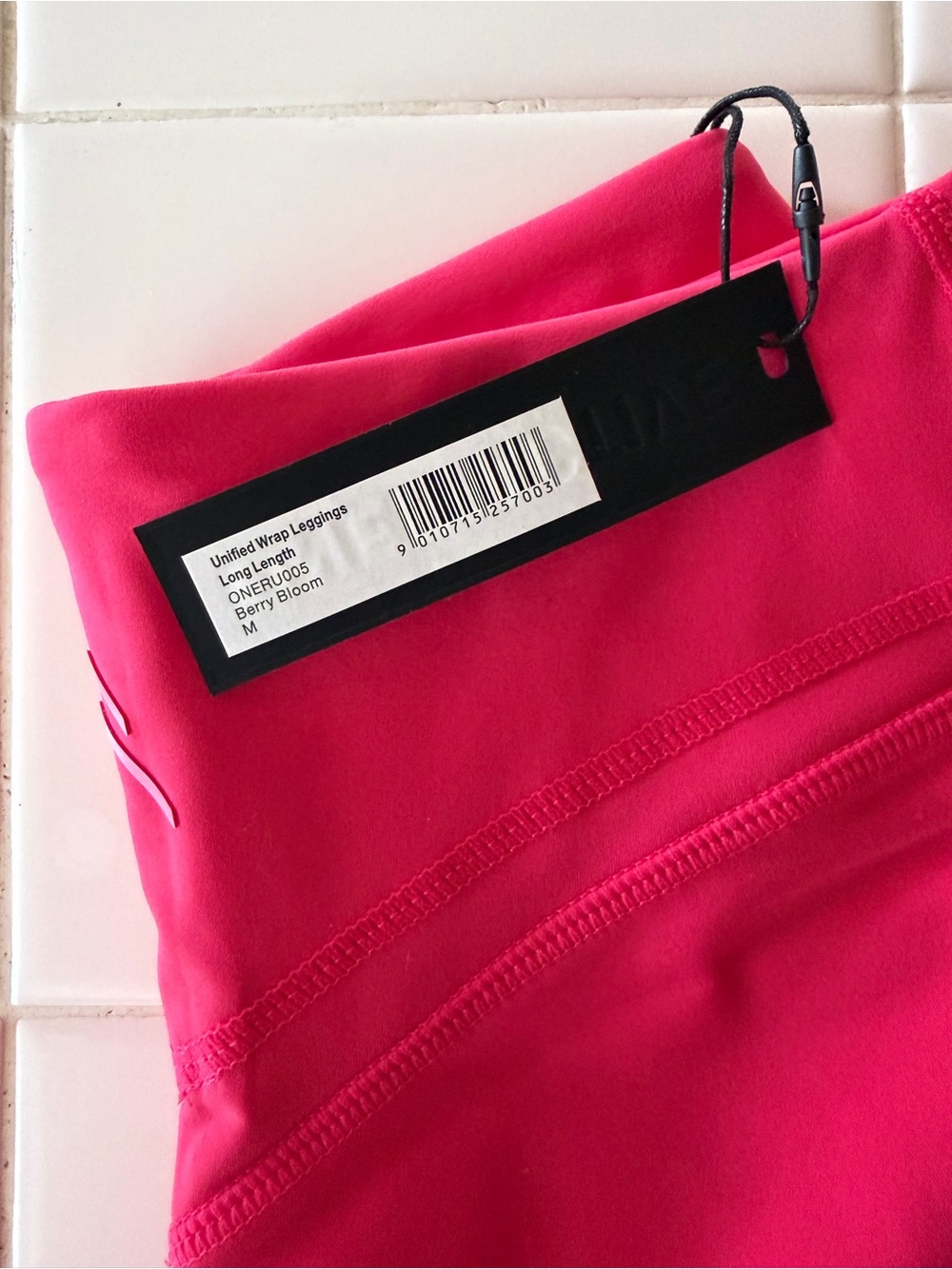 Oner Active Unified Wrap Leggings Long Berry Bloom M NWT - Picture 5 of 7